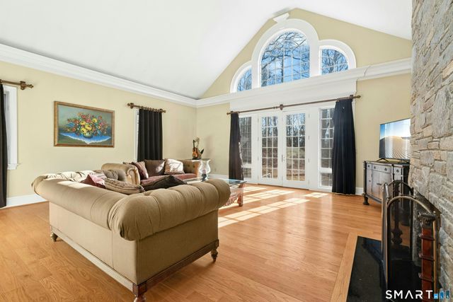 215 Old Mountain Road, Farmington, CT 06032