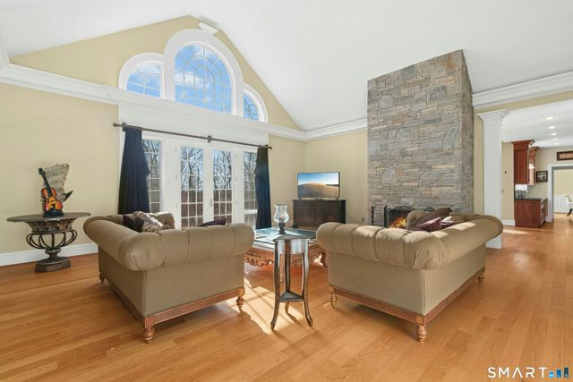 215 Old Mountain Road, Farmington, CT 06032