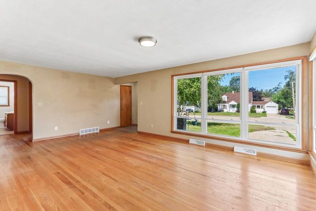 809 N Main Street, Edgerton, WI 53534