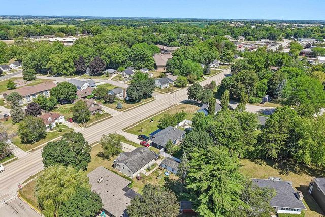 809 N Main Street, Edgerton, WI 53534