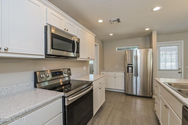 6131 E 25Th Street, Tucson, AZ 85711