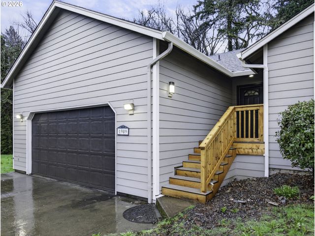 1909 9TH St, Oregon City, OR 97045