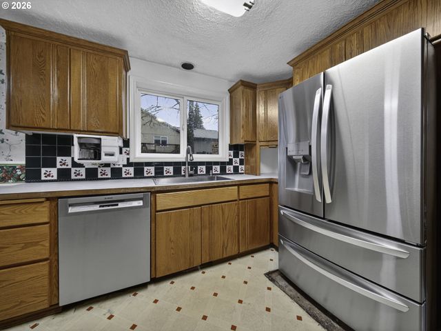 1909 9TH St, Oregon City, OR 97045