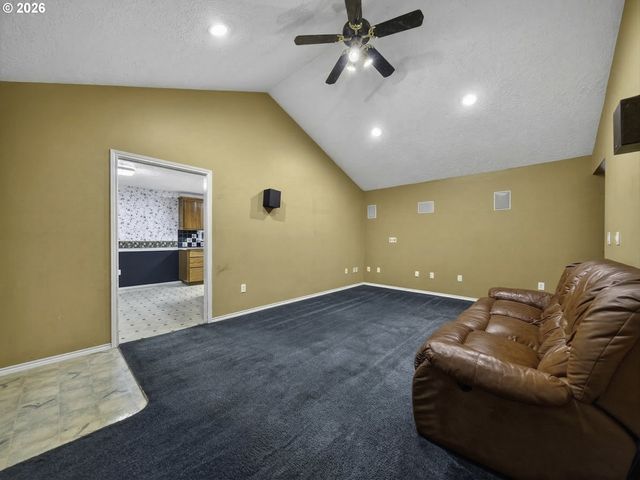 1909 9TH St, Oregon City, OR 97045