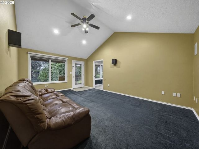 1909 9TH St, Oregon City, OR 97045