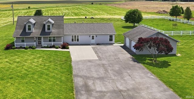 5611 S Doyle Road, New Haven, IN 46774