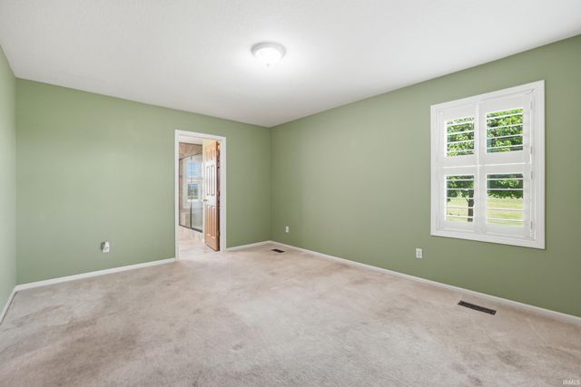 5611 S Doyle Road, New Haven, IN 46774