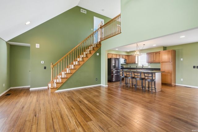 5611 S Doyle Road, New Haven, IN 46774