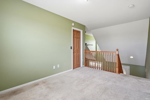 5611 S Doyle Road, New Haven, IN 46774