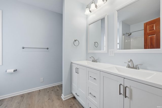 5611 S Doyle Road, New Haven, IN 46774