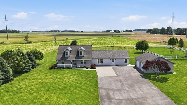 5611 S Doyle Road, New Haven, IN 46774