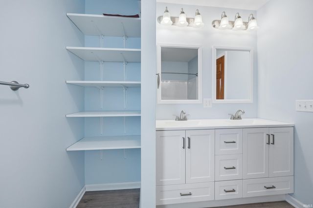 5611 S Doyle Road, New Haven, IN 46774