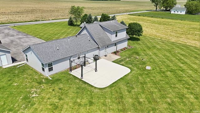 5611 S Doyle Road, New Haven, IN 46774
