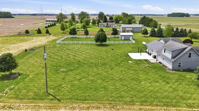 5611 S Doyle Road, New Haven, IN 46774