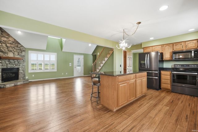 5611 S Doyle Road, New Haven, IN 46774