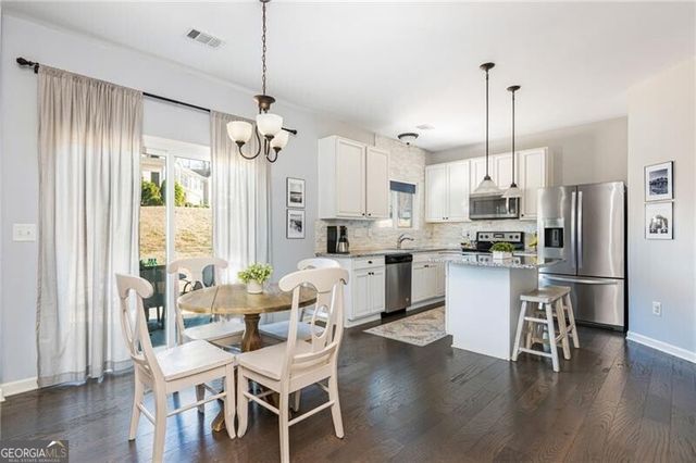 1569 Avalon Creek Road, Sugar Hill, GA 30518