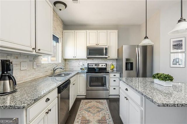 1569 Avalon Creek Road, Sugar Hill, GA 30518