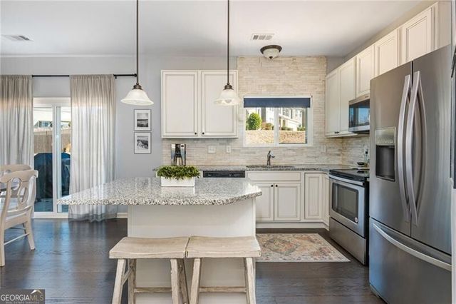 1569 Avalon Creek Road, Sugar Hill, GA 30518