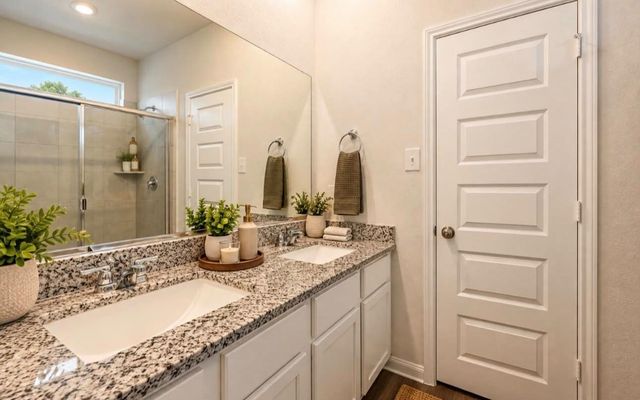 911 Imperial Heights Drive, Houston, TX 77073