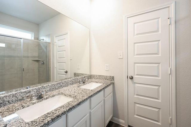 911 Imperial Heights Drive, Houston, TX 77073