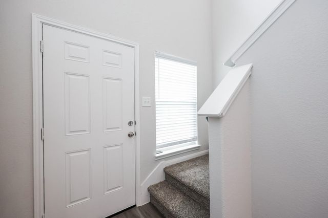 911 Imperial Heights Drive, Houston, TX 77073