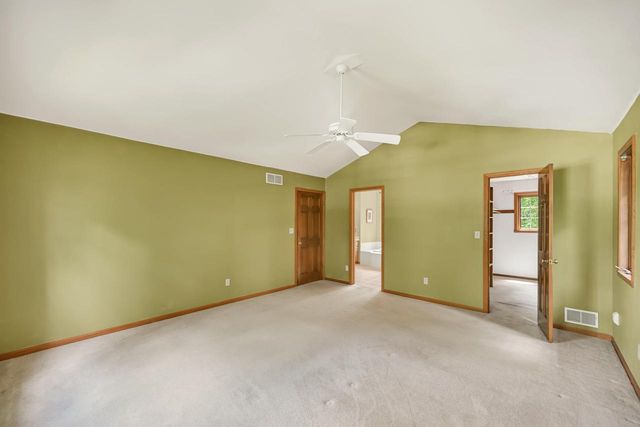 14285 W North Oak BOULEVARD, New Berlin, WI 53151