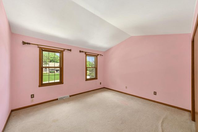 14285 W North Oak BOULEVARD, New Berlin, WI 53151
