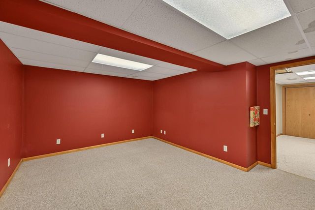 14285 W North Oak BOULEVARD, New Berlin, WI 53151