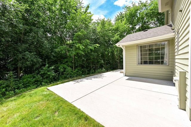 14285 W North Oak BOULEVARD, New Berlin, WI 53151