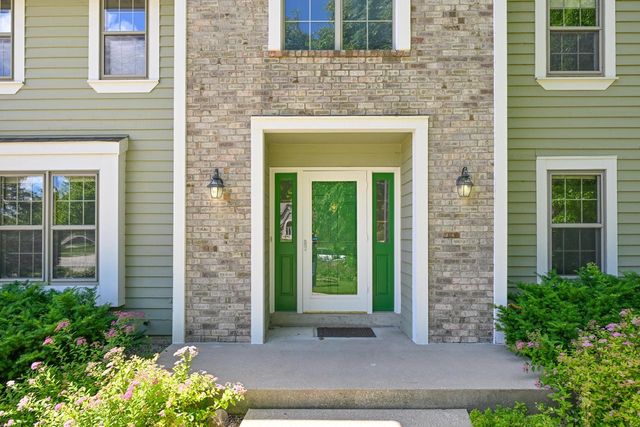 14285 W North Oak BOULEVARD, New Berlin, WI 53151