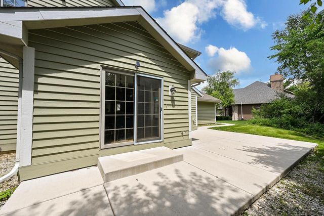 14285 W North Oak BOULEVARD, New Berlin, WI 53151