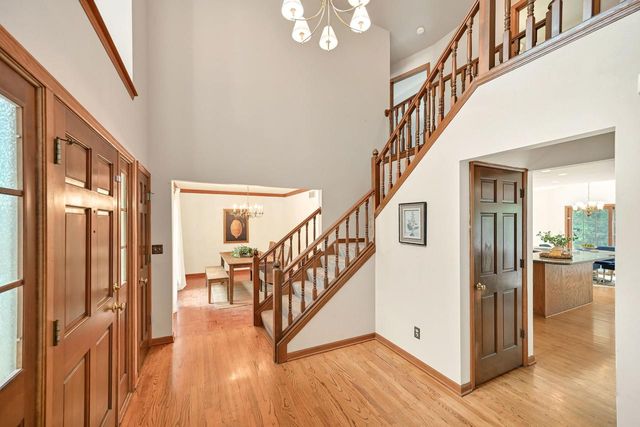 14285 W North Oak BOULEVARD, New Berlin, WI 53151