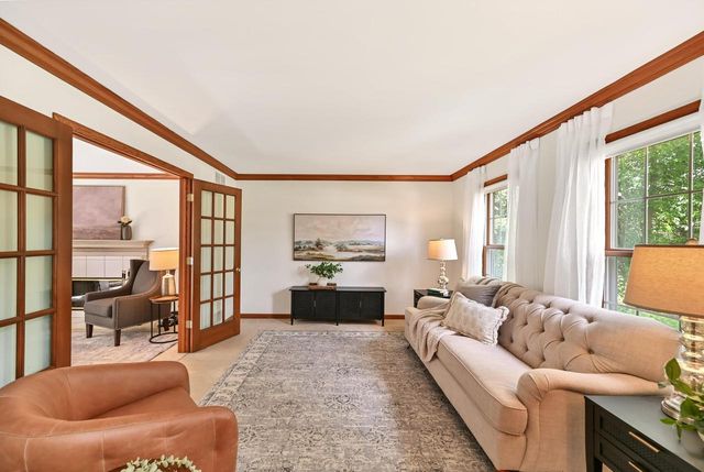 14285 W North Oak BOULEVARD, New Berlin, WI 53151