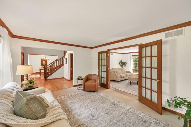 14285 W North Oak BOULEVARD, New Berlin, WI 53151
