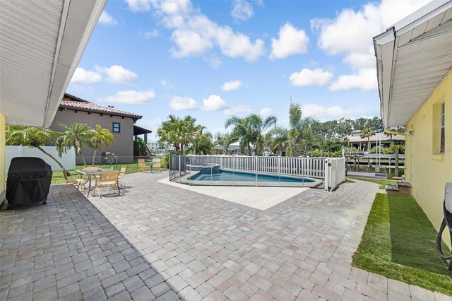 5207 PALMETTO POINT DRIVE, Palmetto, FL 34221