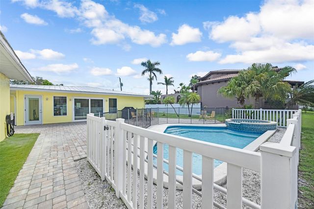 5207 PALMETTO POINT DRIVE, Palmetto, FL 34221