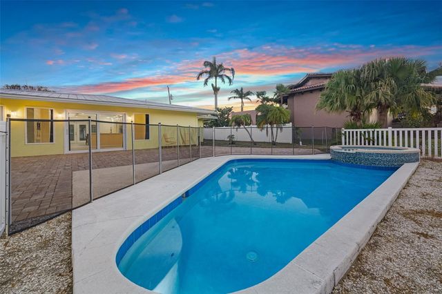 5207 PALMETTO POINT DRIVE, Palmetto, FL 34221