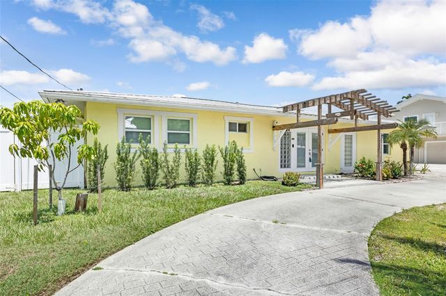 5207 PALMETTO POINT DRIVE, Palmetto, FL 34221