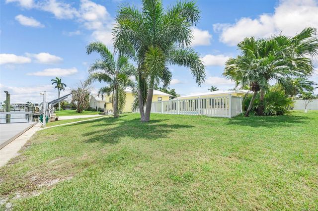 5207 PALMETTO POINT DRIVE, Palmetto, FL 34221