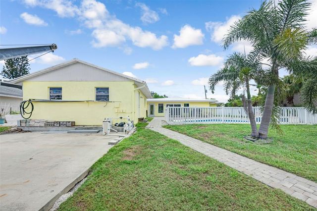 5207 PALMETTO POINT DRIVE, Palmetto, FL 34221