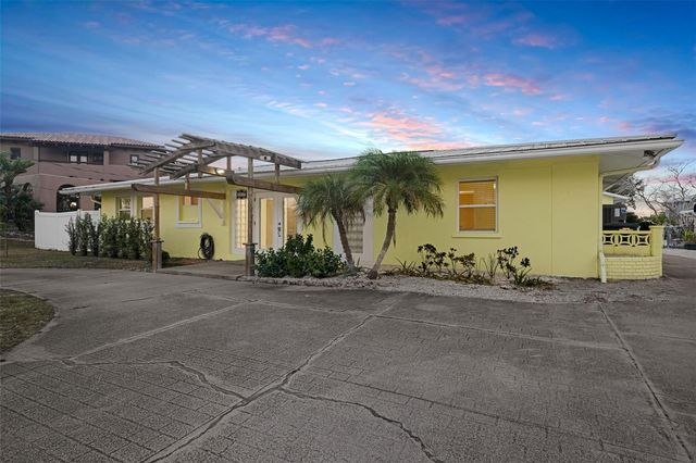 5207 PALMETTO POINT DRIVE, Palmetto, FL 34221