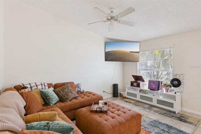 220 RIDGECREST LOOP, Minneola, FL 34715