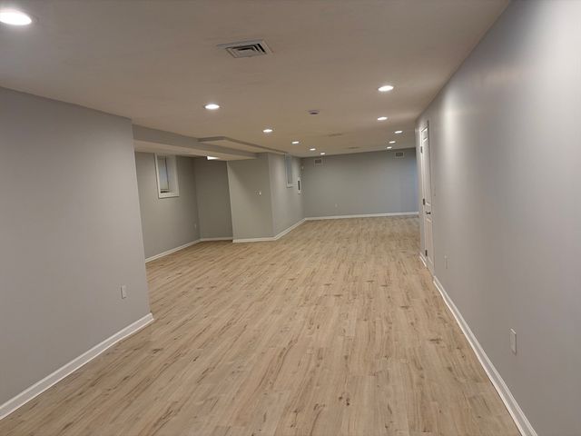 14 Sarah St, Burlington, MA 01803