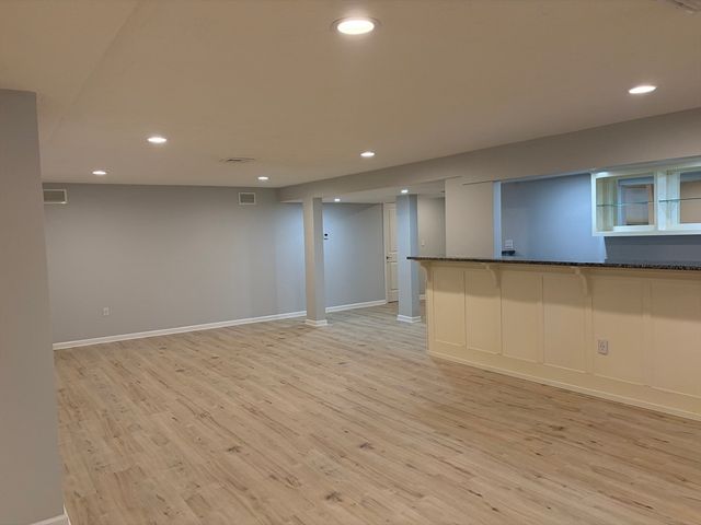 14 Sarah St, Burlington, MA 01803