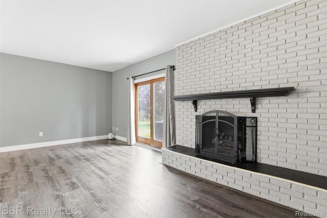4680 Forest Lane, Trenton, MI 48183