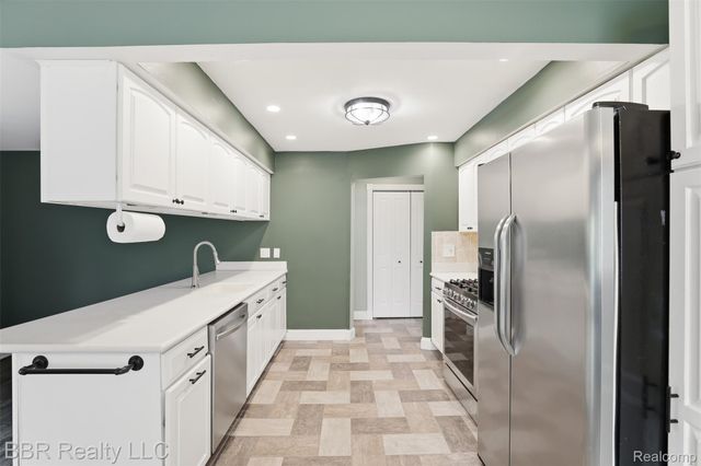 4680 Forest Lane, Trenton, MI 48183