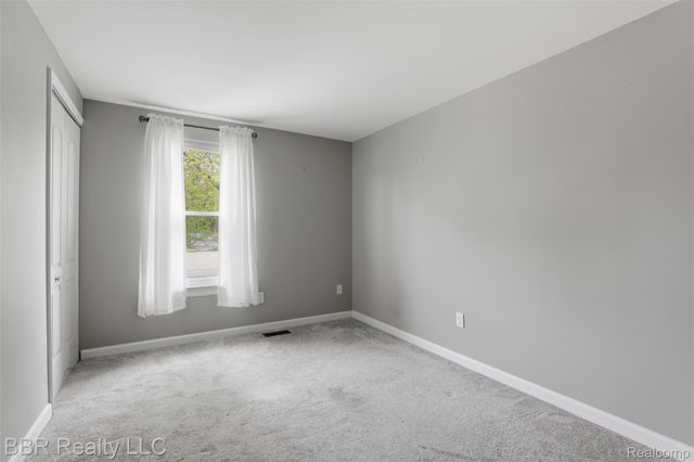 4680 Forest Lane, Trenton, MI 48183