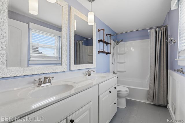 4680 Forest Lane, Trenton, MI 48183