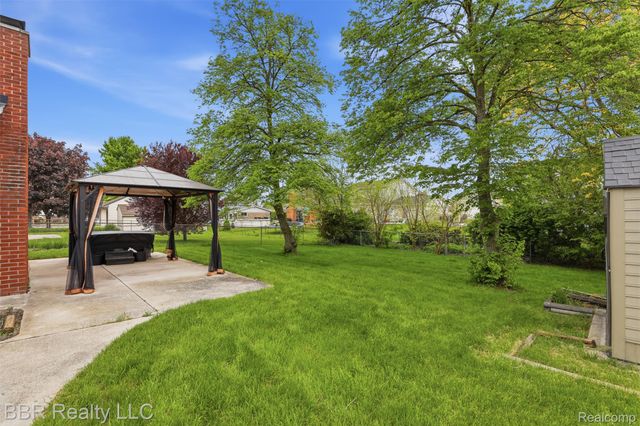 4680 Forest Lane, Trenton, MI 48183