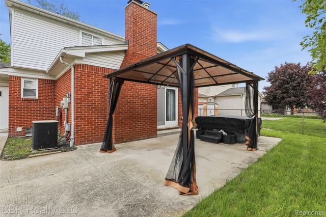 4680 Forest Lane, Trenton, MI 48183